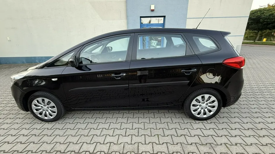KIA Carens -