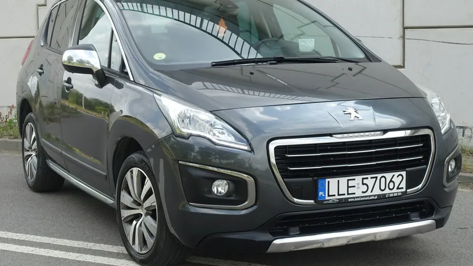 PEUGEOT 3008 -