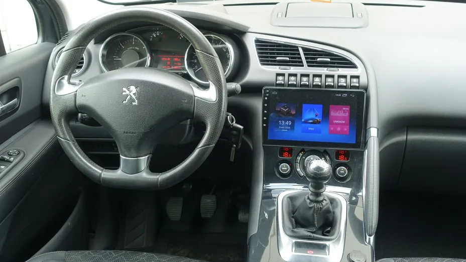 PEUGEOT 3008 -