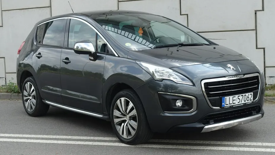 PEUGEOT 3008 -