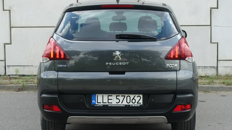 PEUGEOT 3008 -