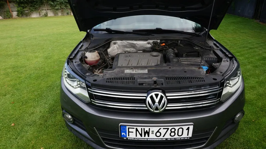 VOLKSWAGEN Tiguan -