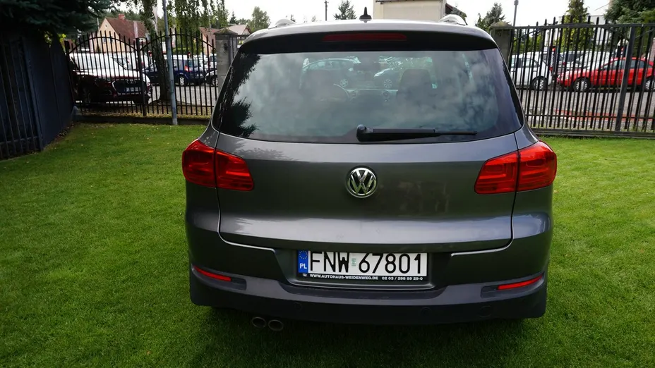 VOLKSWAGEN Tiguan -
