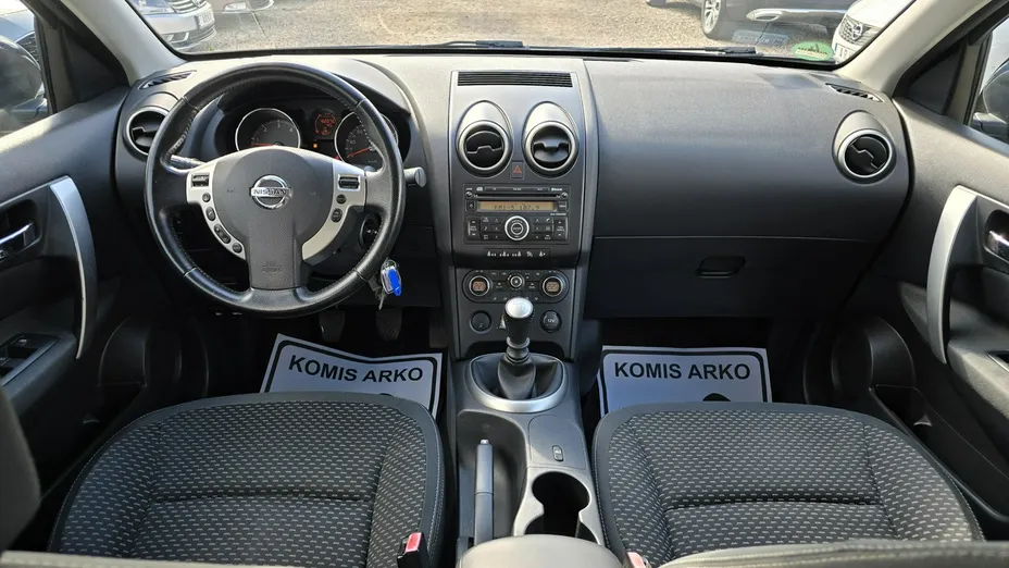 NISSAN Qashqai -
