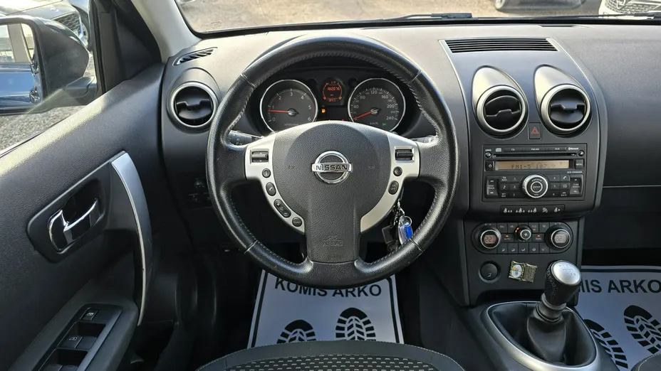 NISSAN Qashqai -