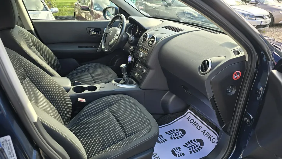 NISSAN Qashqai -