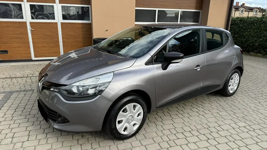 RENAULT Clio -
