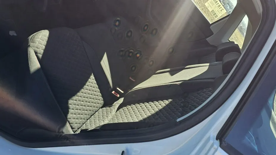 VOLKSWAGEN Polo -