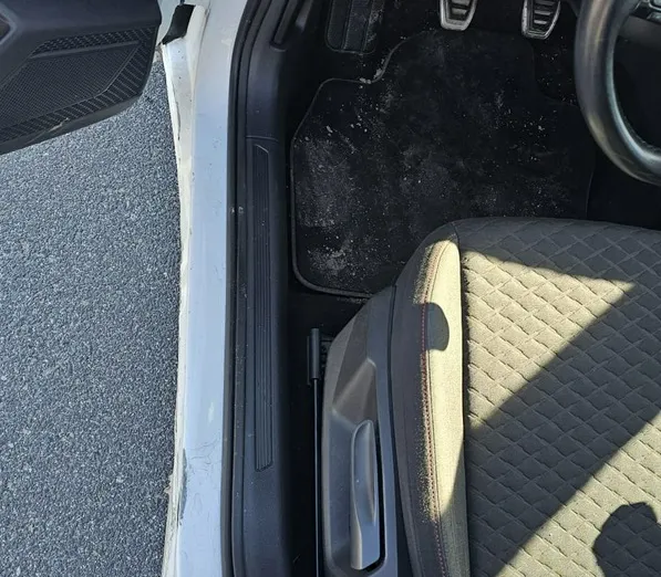 VOLKSWAGEN Polo -