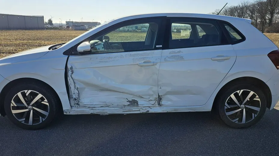VOLKSWAGEN Polo -
