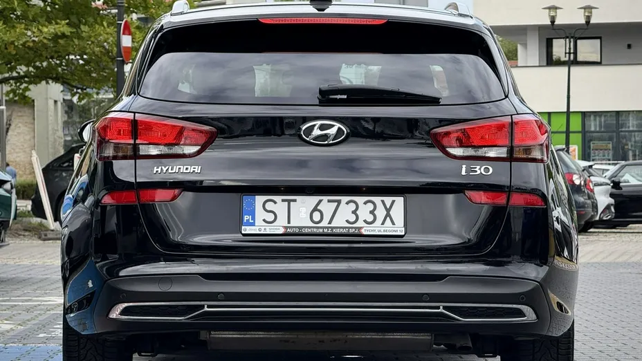 HYUNDAI i30 -