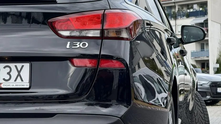 HYUNDAI i30 -