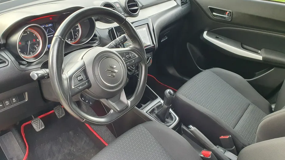 SUZUKI Swift -