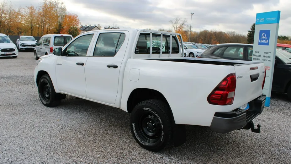 TOYOTA HiLux -