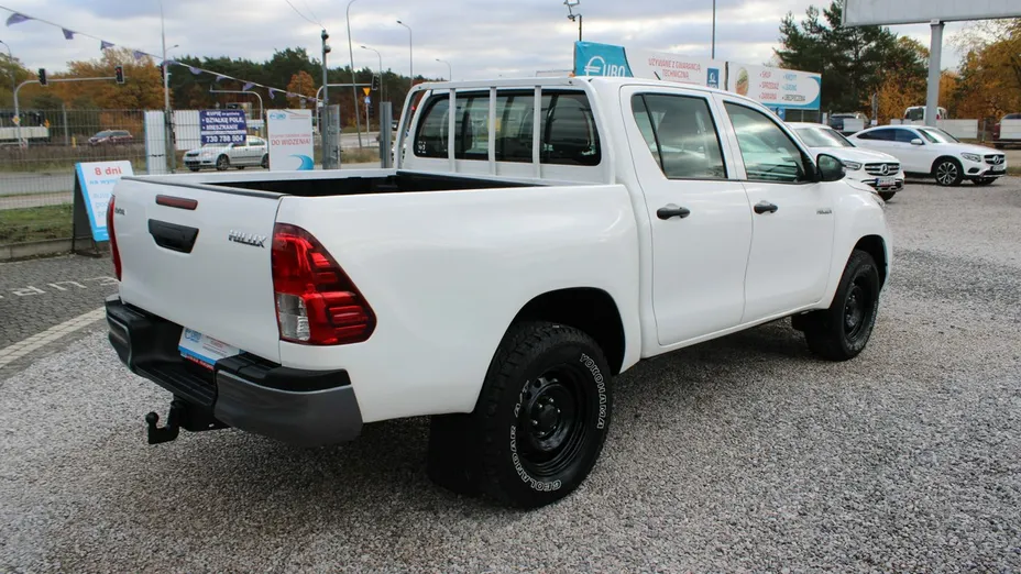 TOYOTA HiLux -