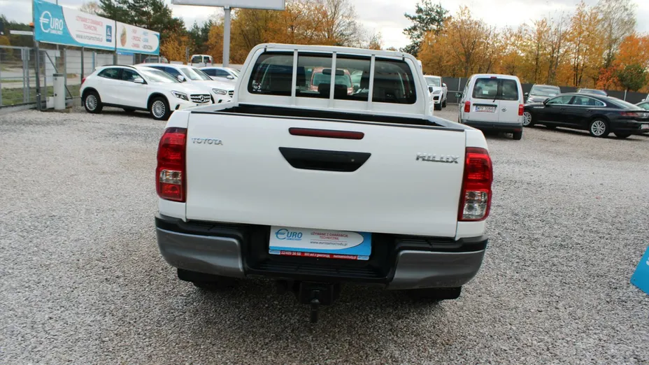 TOYOTA HiLux -