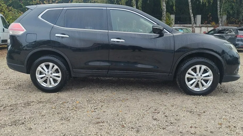 NISSAN X-Trail -