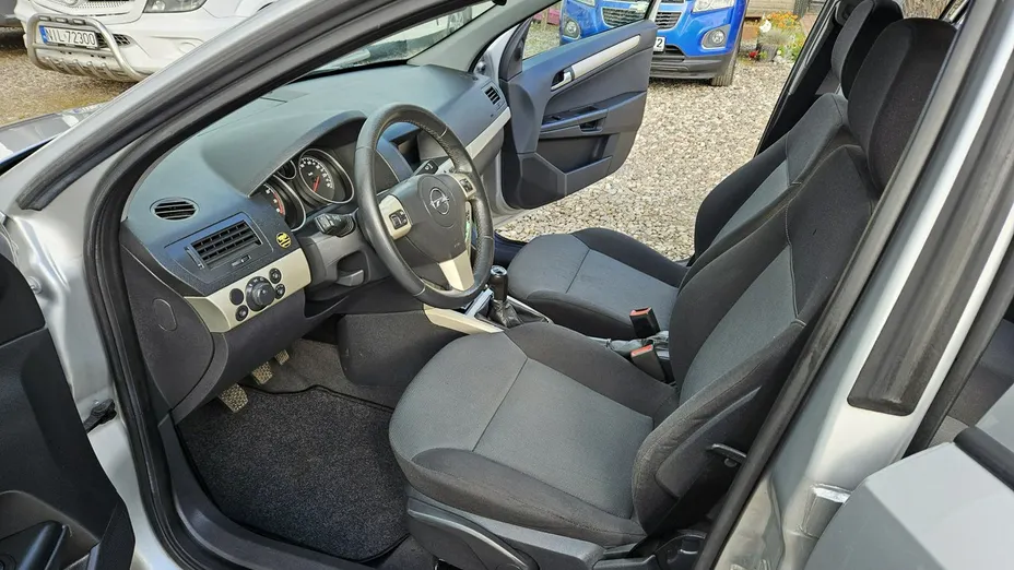 OPEL Astra -