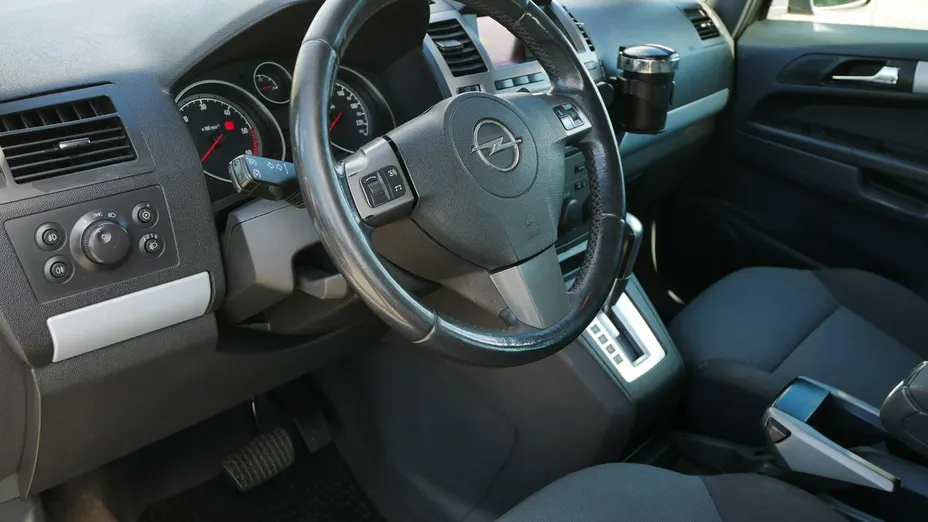OPEL Zafira -