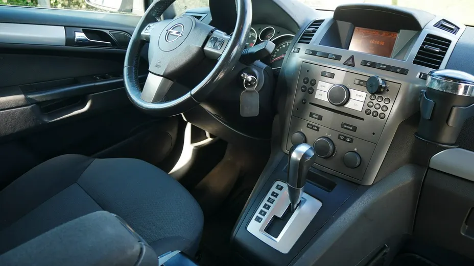 OPEL Zafira -