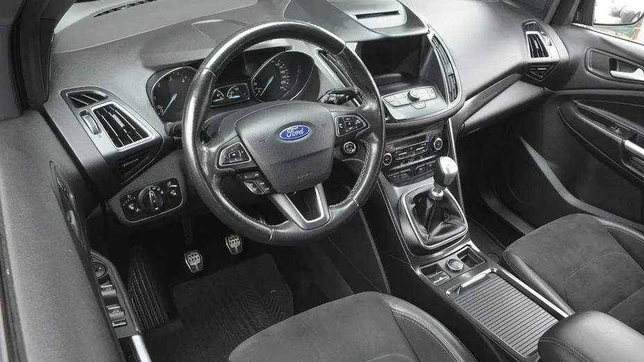 FORD Kuga -