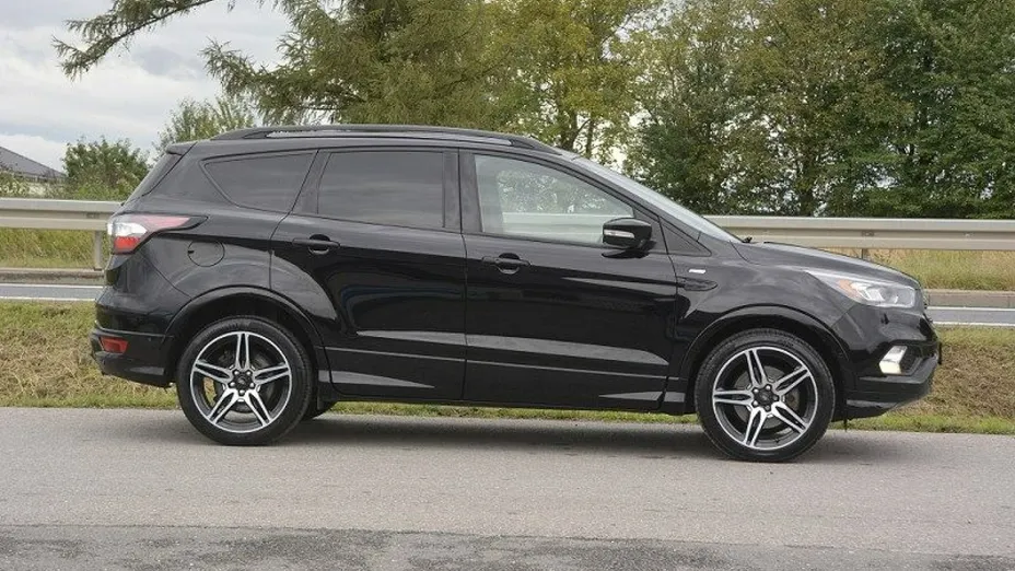 FORD Kuga -