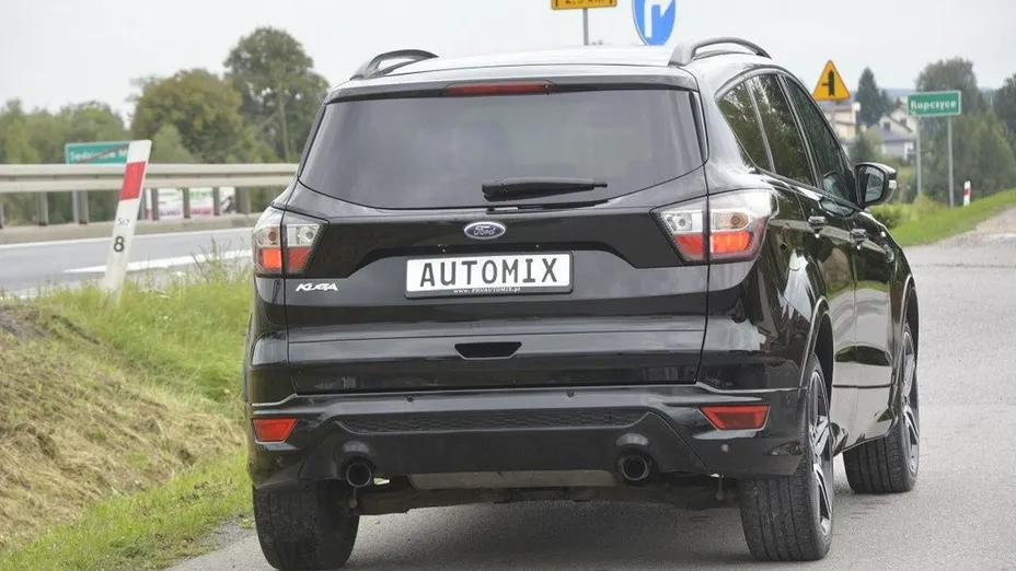FORD Kuga -