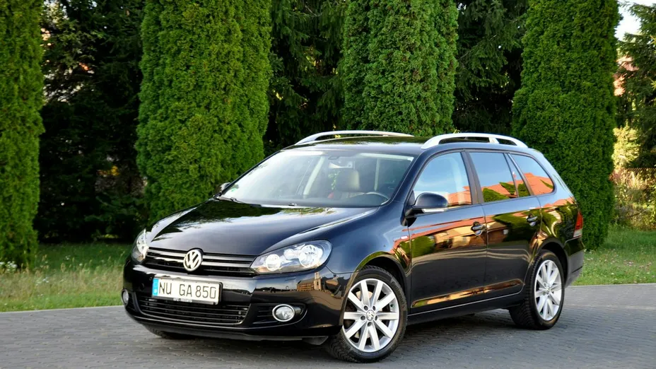 VOLKSWAGEN Golf -