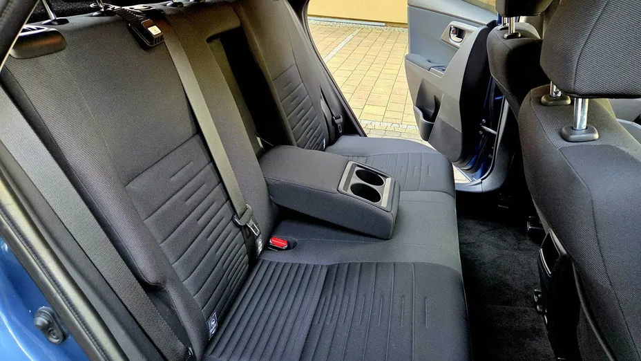 TOYOTA Corolla -