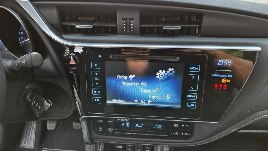 TOYOTA Corolla -