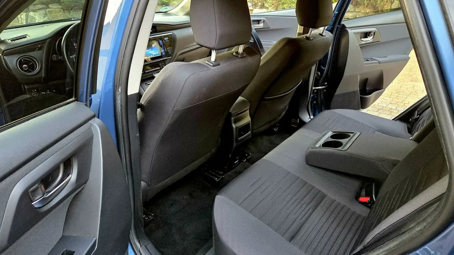 TOYOTA Corolla -