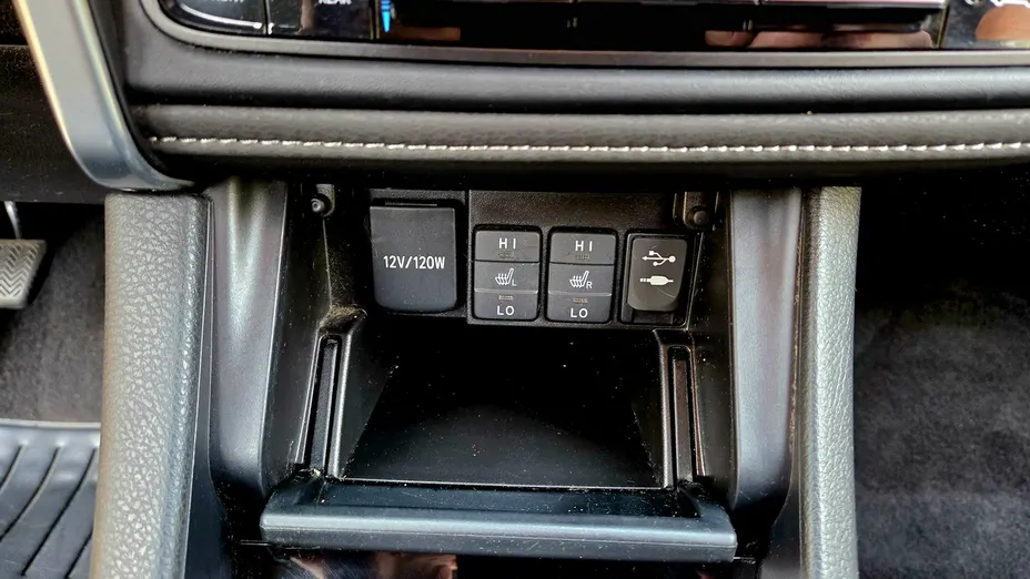 TOYOTA Corolla -