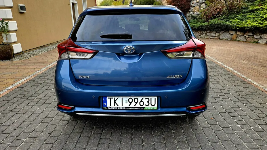 TOYOTA Corolla -