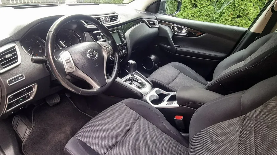 NISSAN Qashqai -