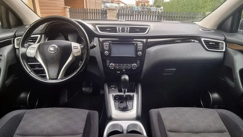NISSAN Qashqai -