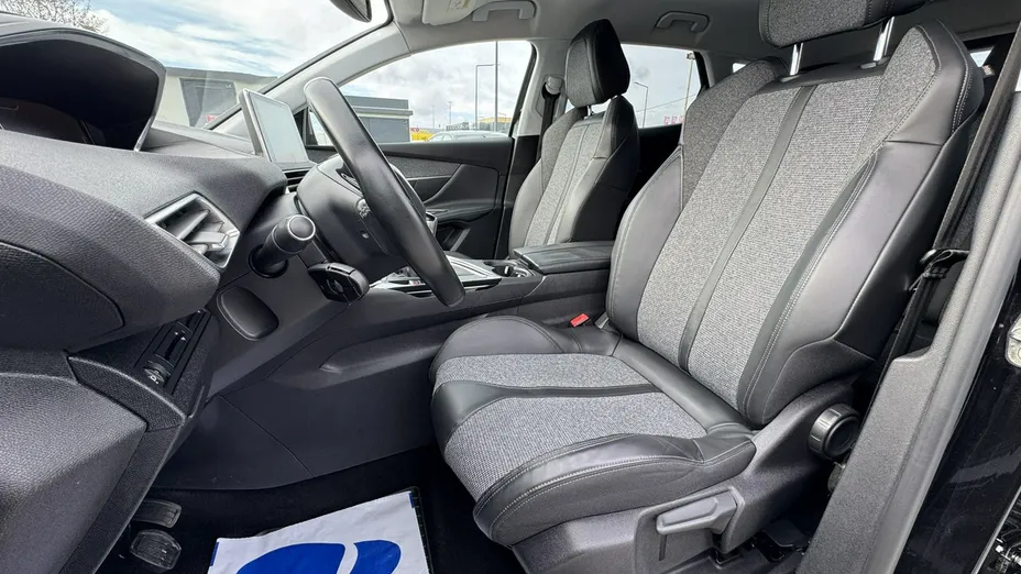 PEUGEOT 3008 -
