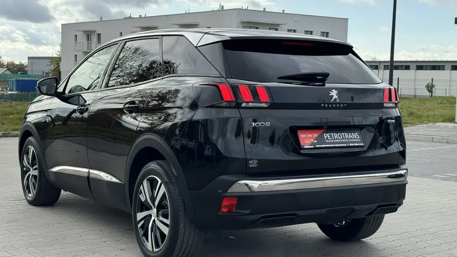 PEUGEOT 3008 -