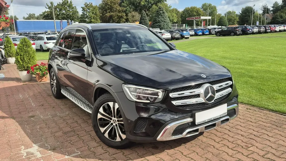MERCEDES-BENZ GLC -