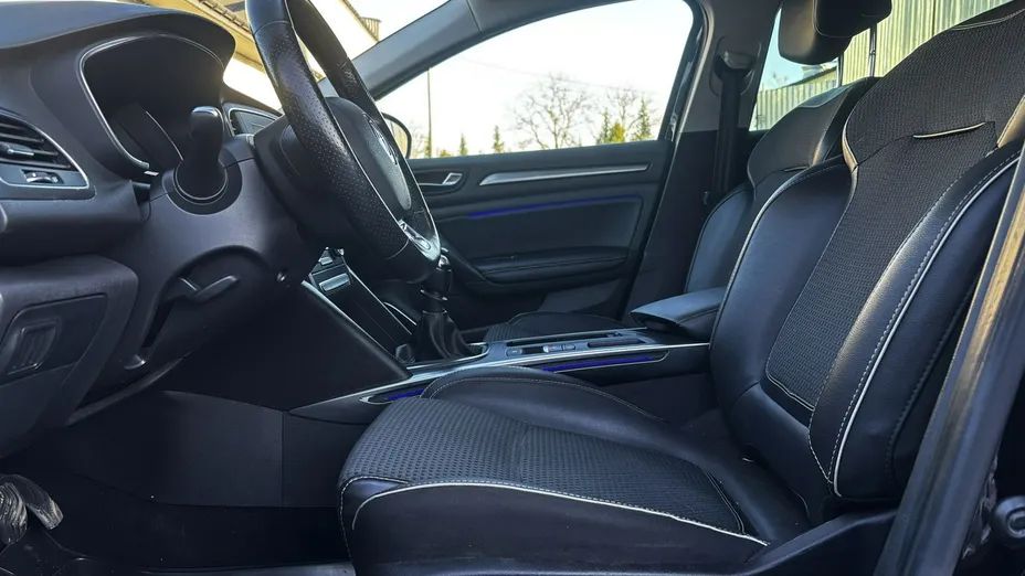 RENAULT Megane -