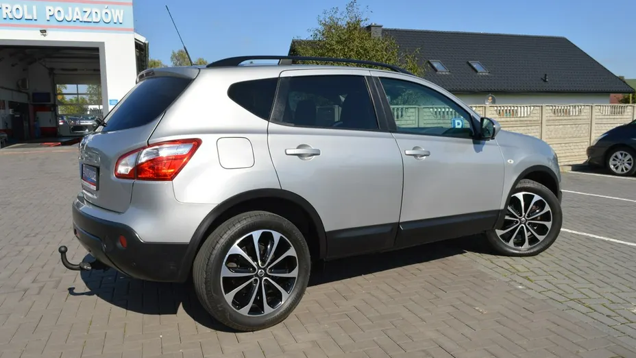 NISSAN Qashqai -
