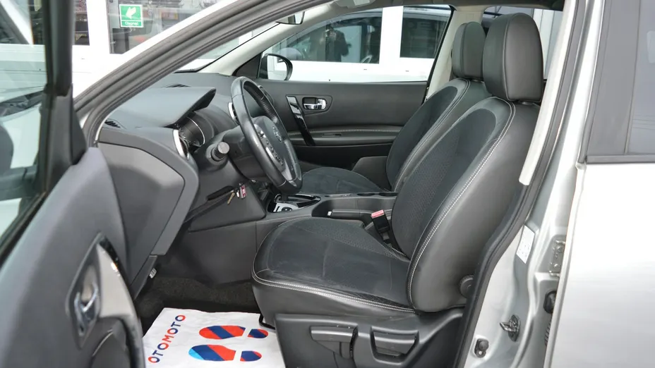 NISSAN Qashqai -