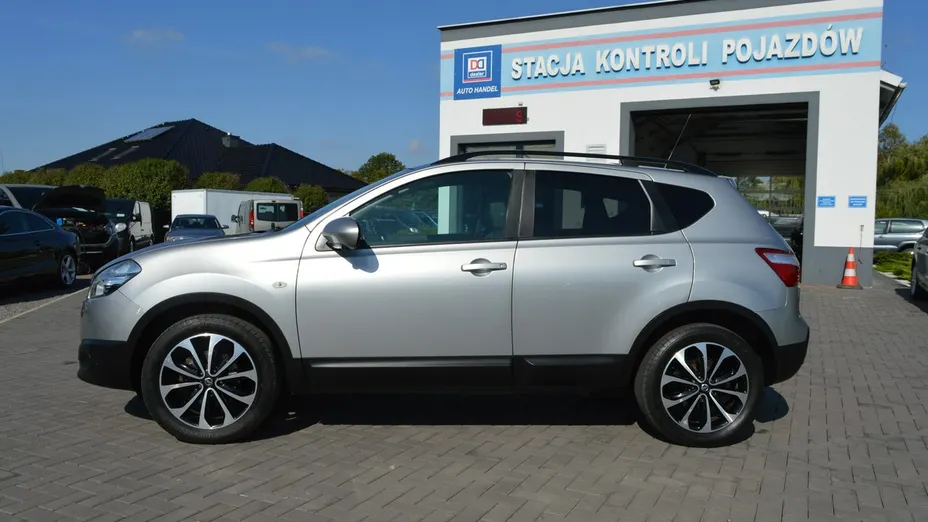 NISSAN Qashqai -