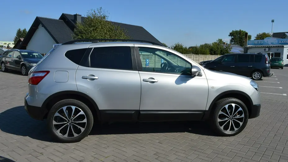 NISSAN Qashqai -