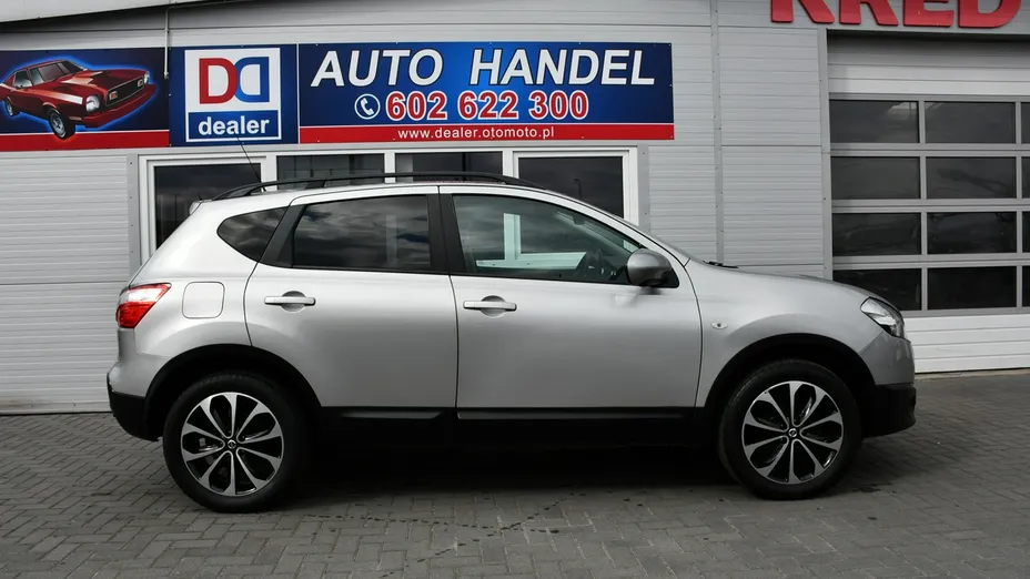 NISSAN Qashqai -