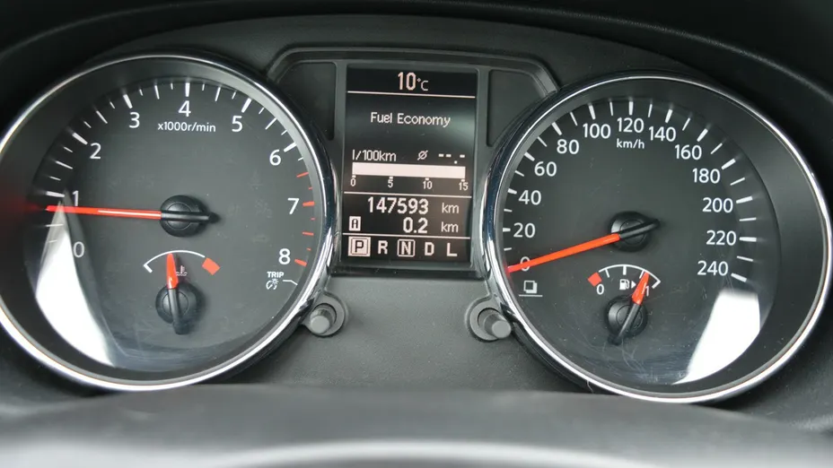 NISSAN Qashqai -