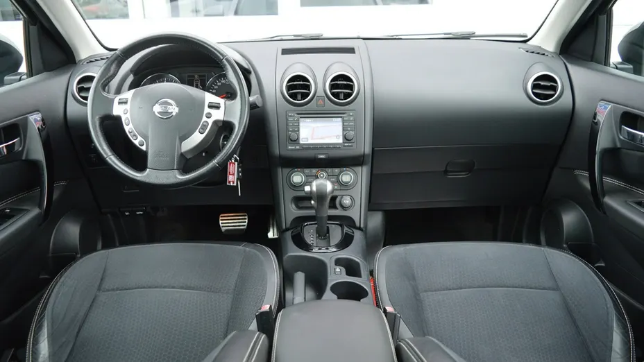 NISSAN Qashqai -