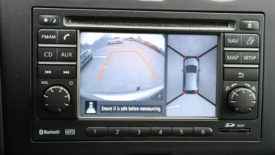 NISSAN Qashqai -