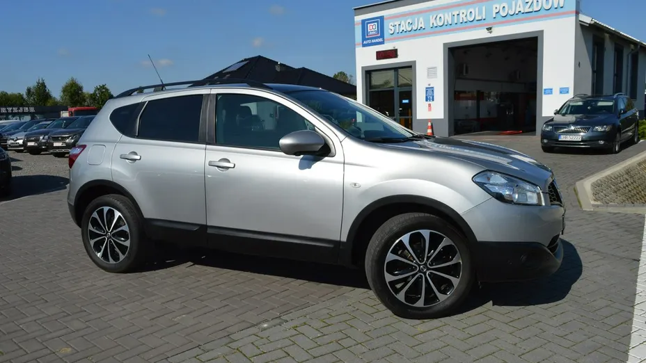 NISSAN Qashqai -