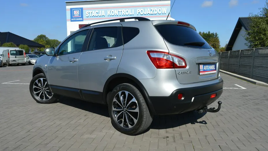 NISSAN Qashqai -