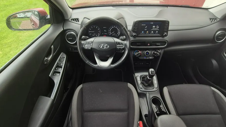 HYUNDAI Kona -